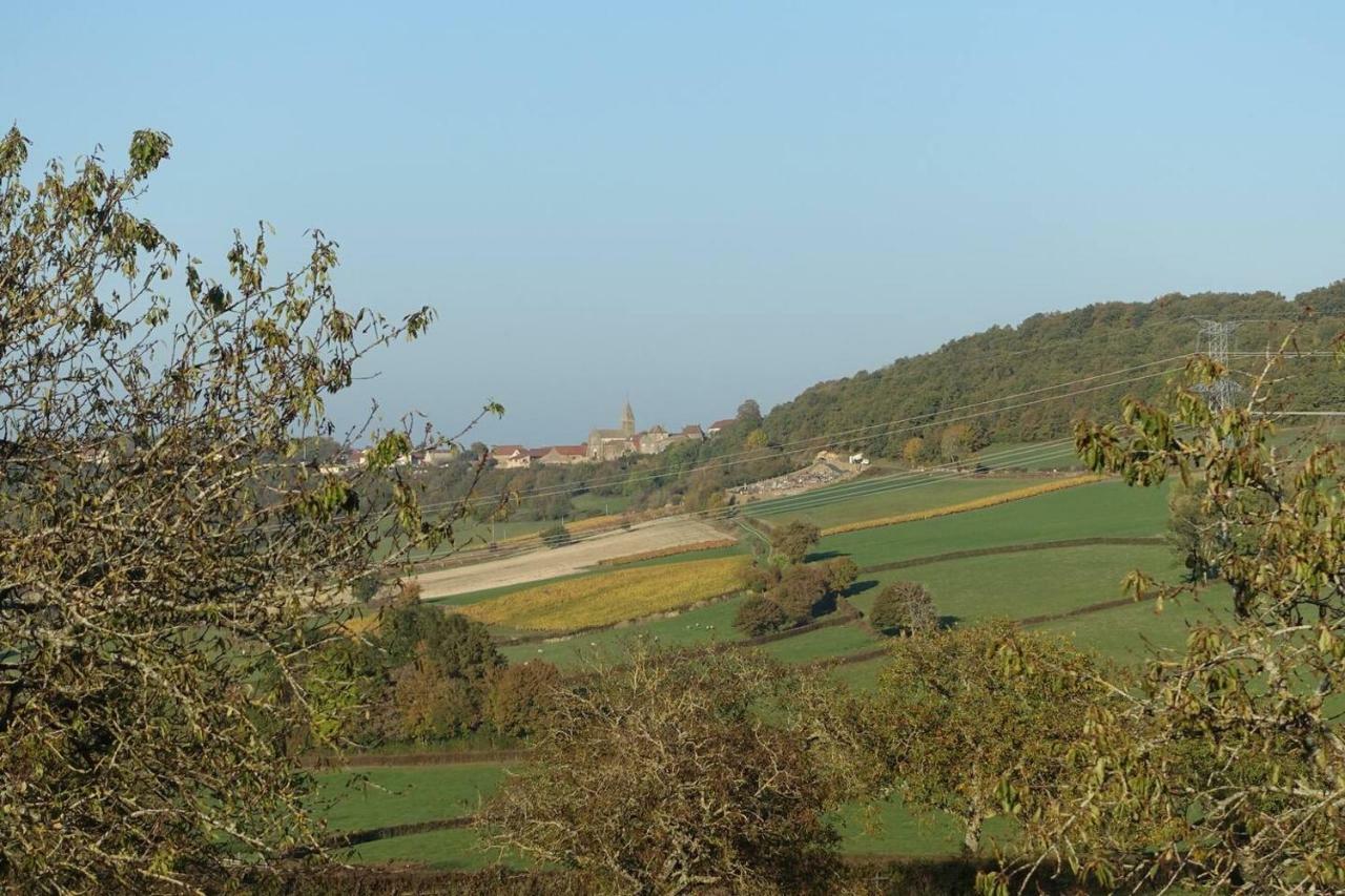 Gite Des Quatre Chemins La Vineuse Buitenkant foto