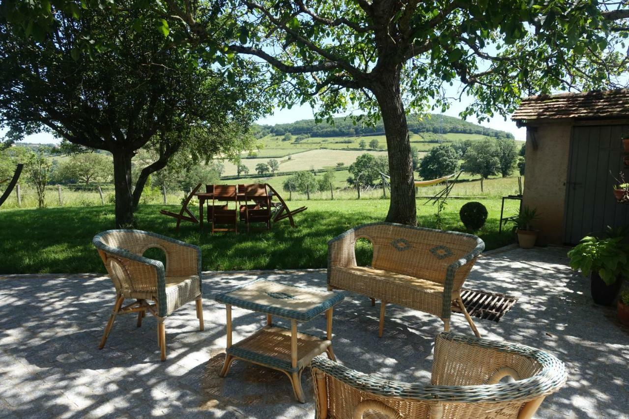 Gite Des Quatre Chemins La Vineuse Buitenkant foto