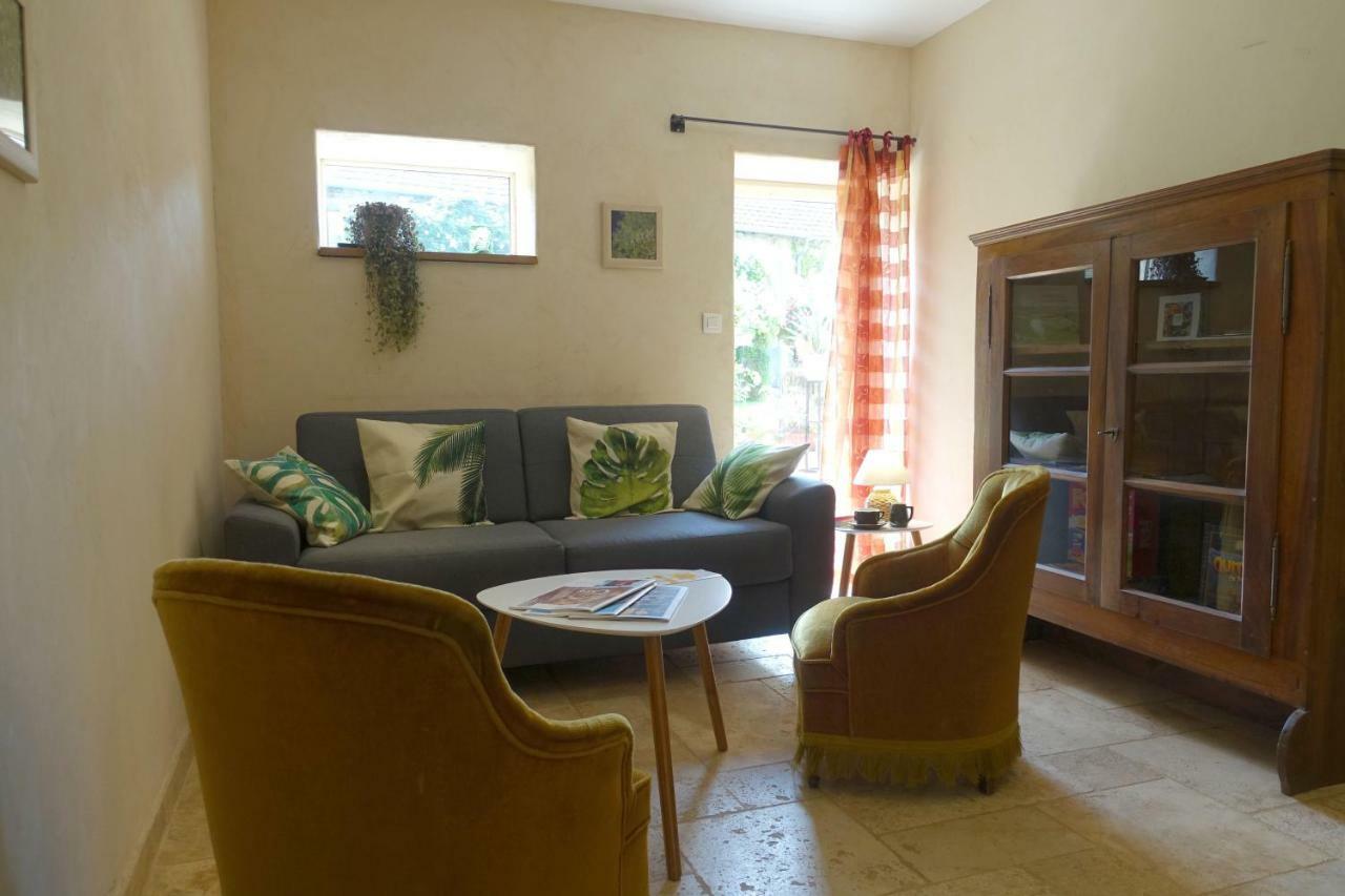 Gite Des Quatre Chemins La Vineuse Buitenkant foto